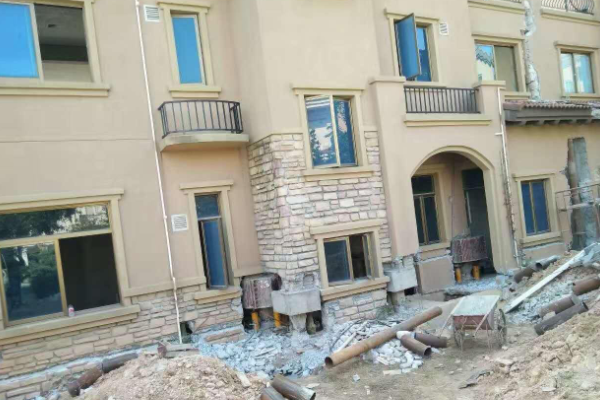 青岛地区某别墅地基加固处理_施工图片